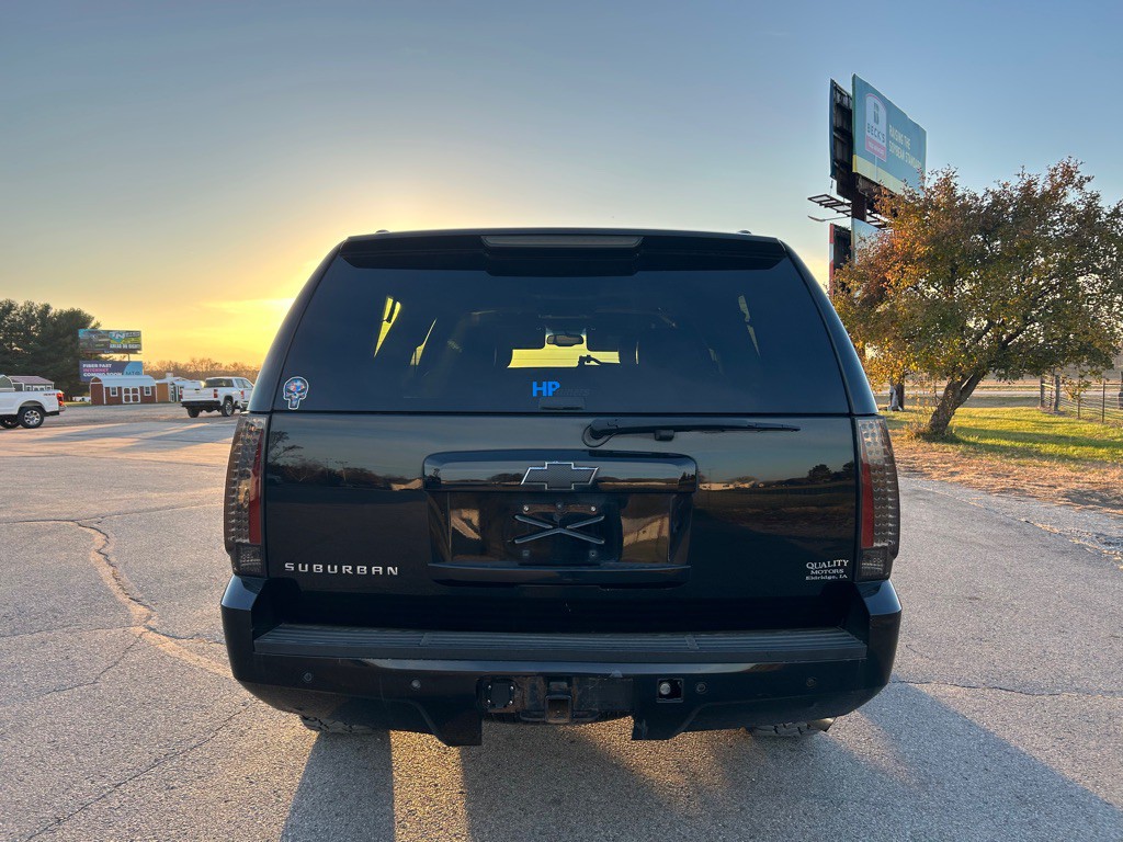 2013 Chevrolet Suburban Image 6