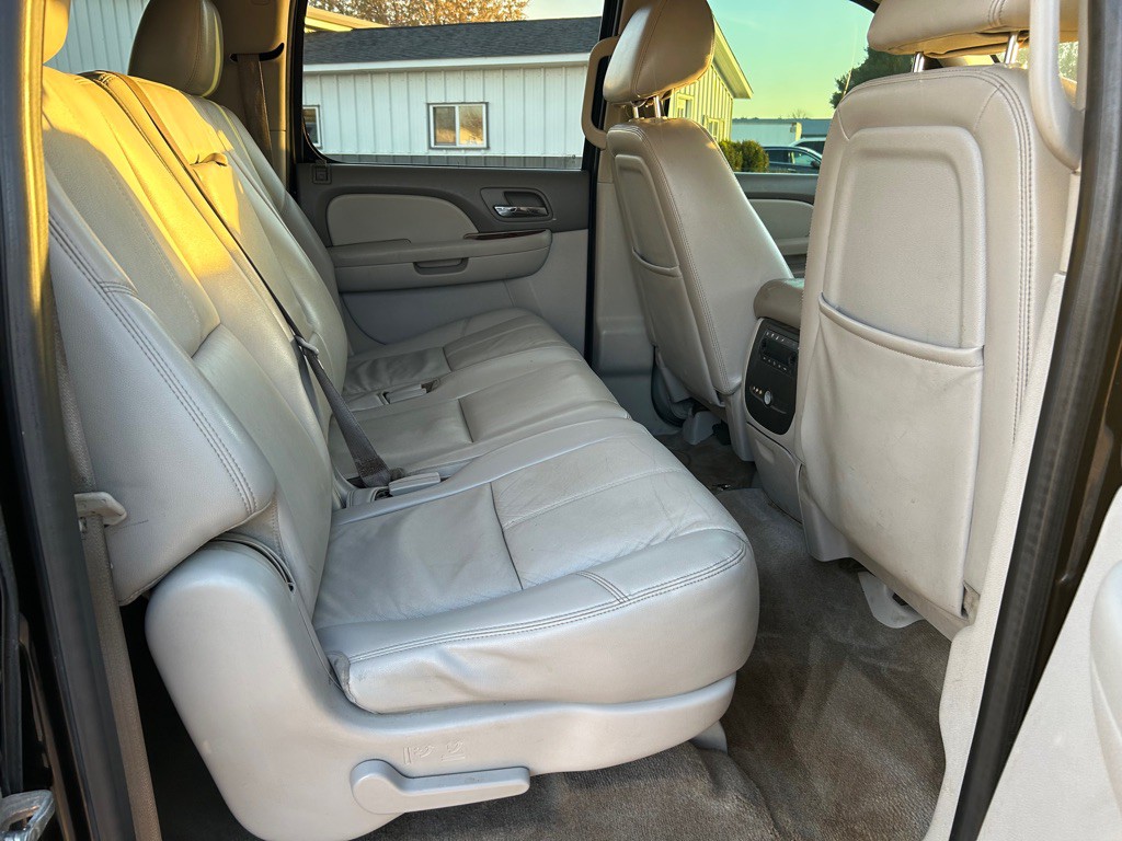 2013 Chevrolet Suburban Image 13