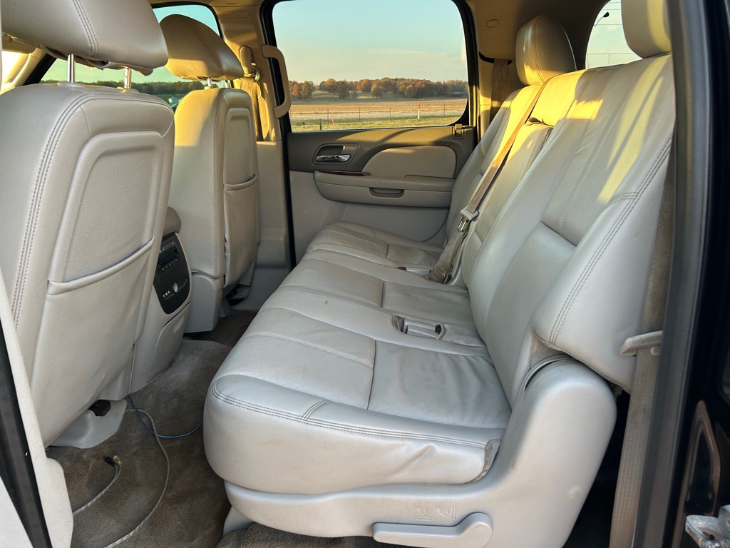 2013 Chevrolet Suburban Image 15