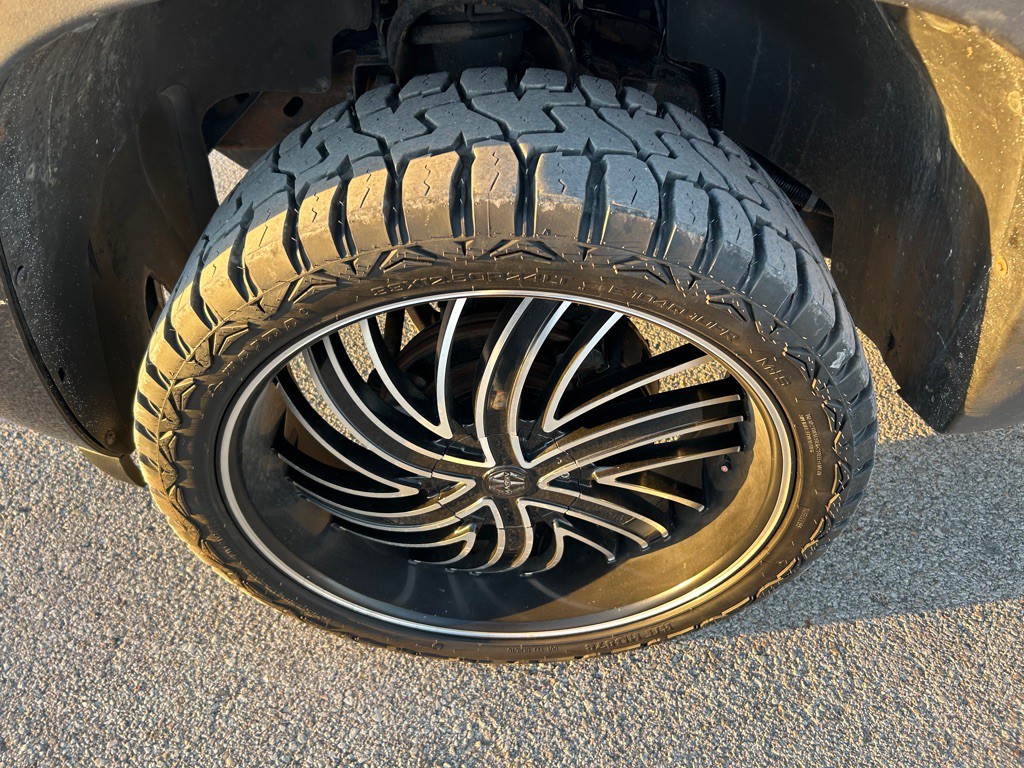 2013 Chevrolet Suburban Image 20