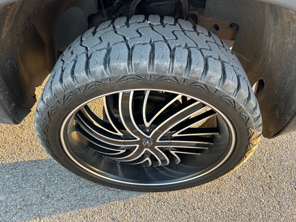 2013 Chevrolet Suburban Image 21