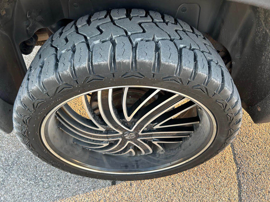 2013 Chevrolet Suburban Image 22