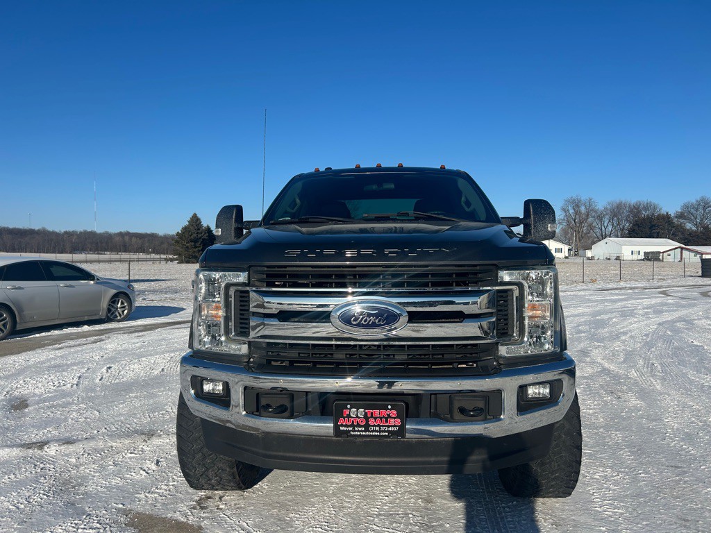 2017 Ford F-250 Image 2
