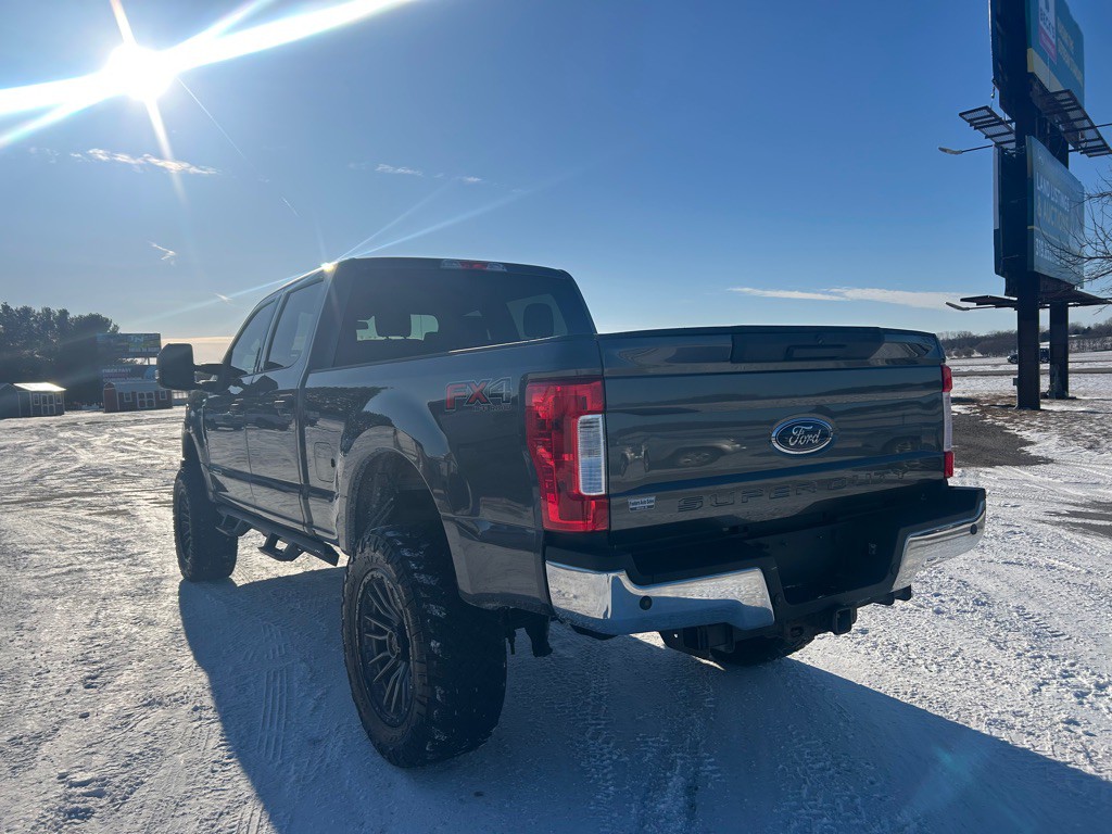 2017 Ford F-250 Image 7