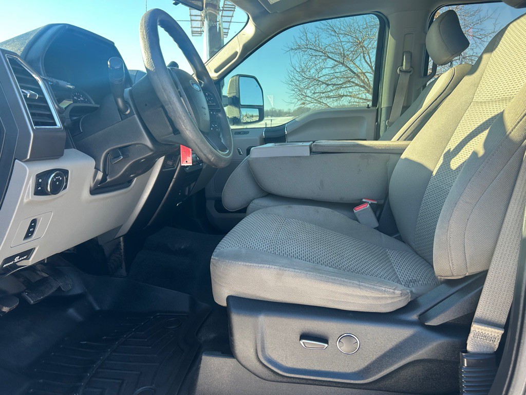 2017 Ford F-250 Image 9