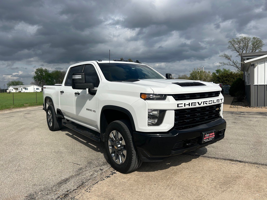 2023 Chevrolet Silverado 1500 Image 3