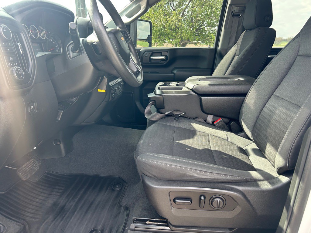 2023 Chevrolet Silverado 1500 Image 9