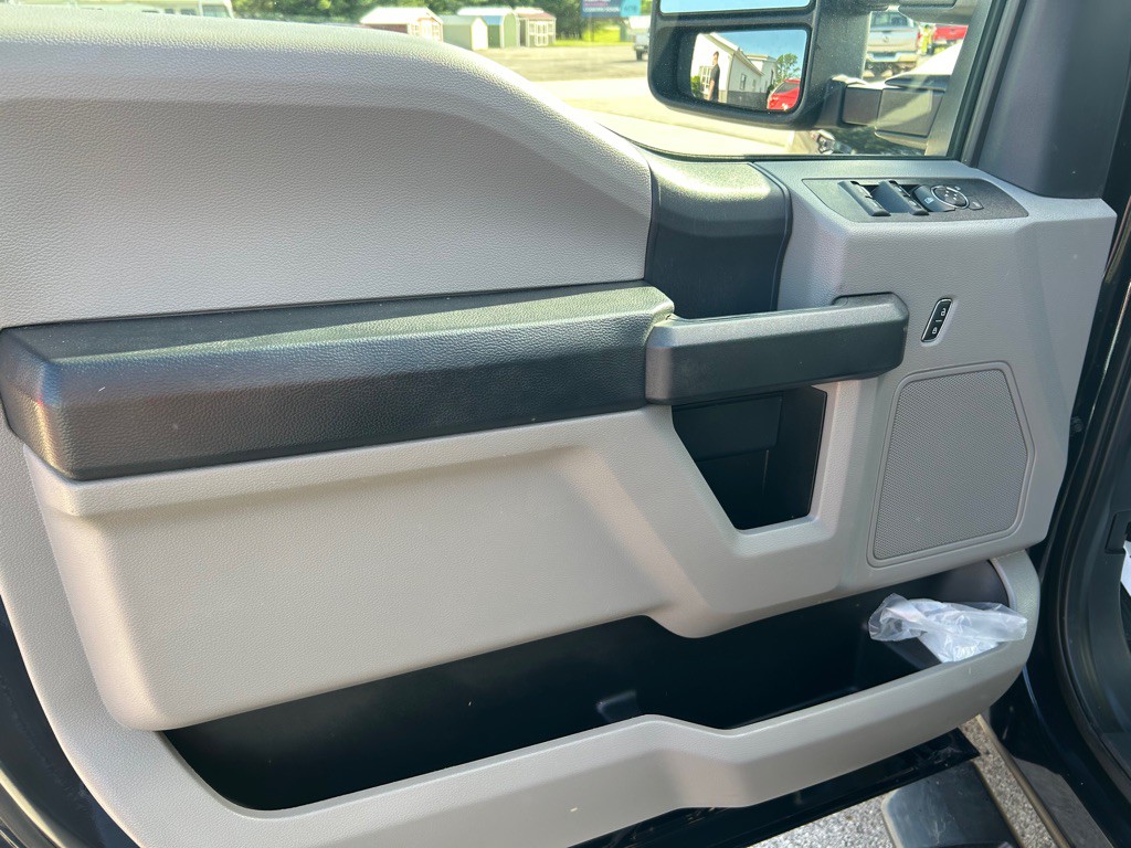 2022 Ford F-350 Image 10