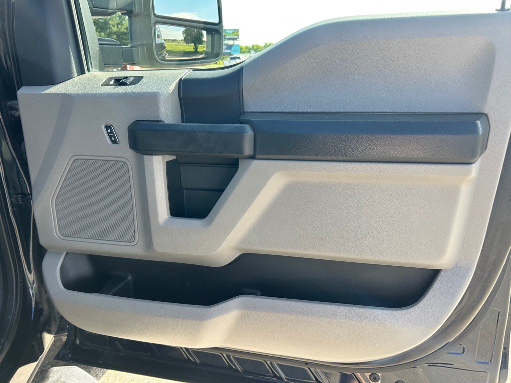 2022 Ford F-350 Image 12
