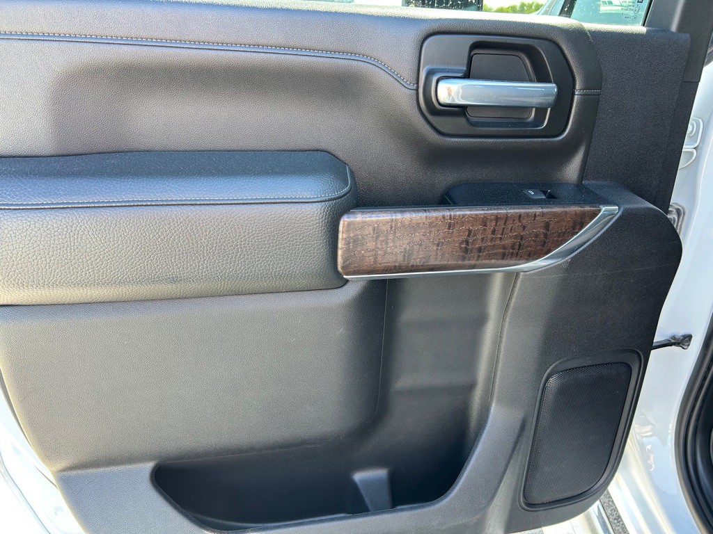 2022 GMC Sierra Image 16