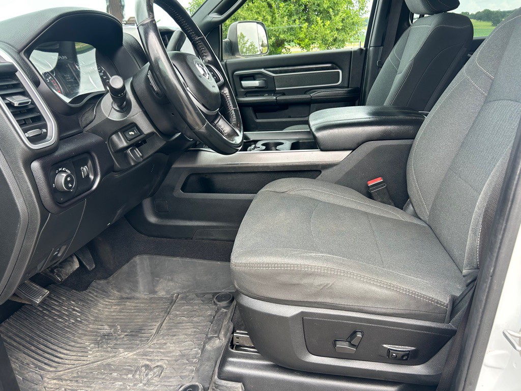 2022 RAM 3500 Image 9
