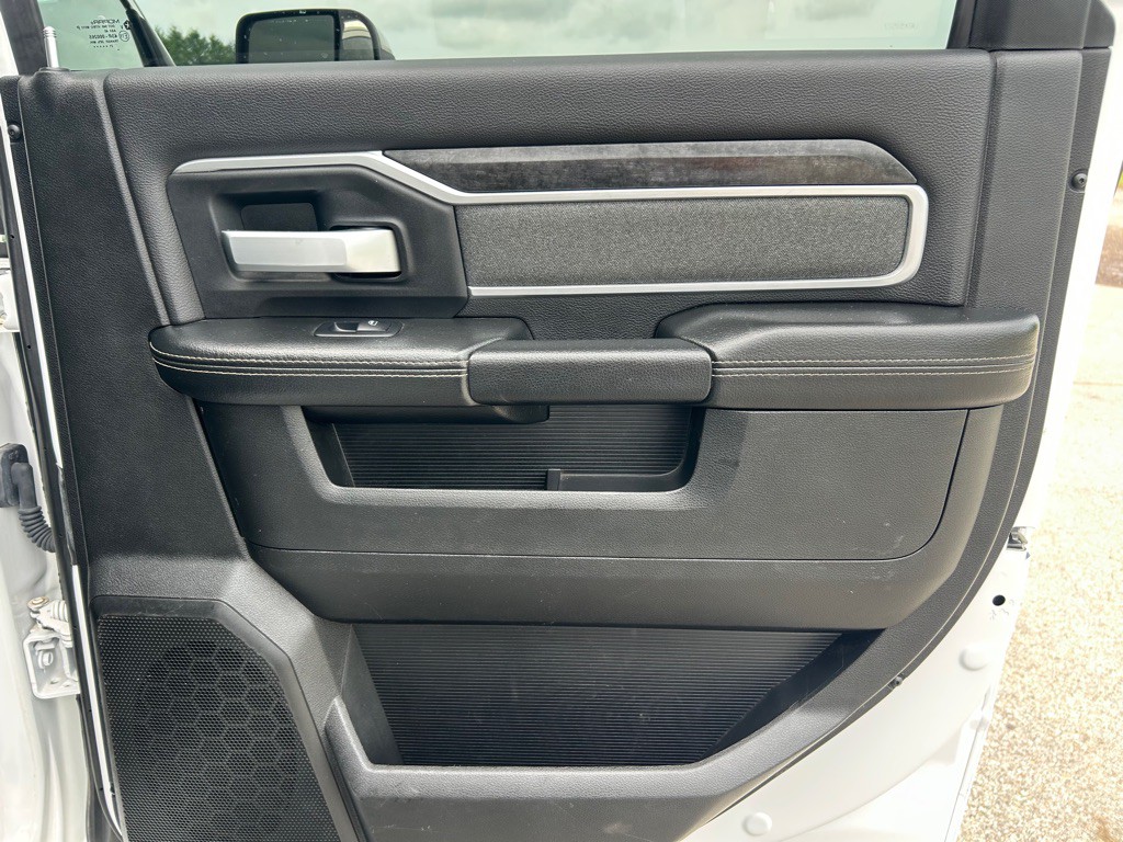 2022 RAM 3500 Image 14