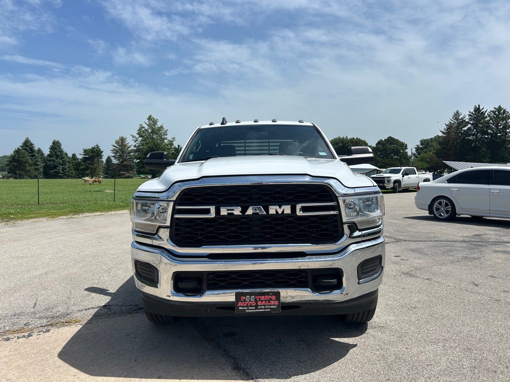 2021 RAM 3500 Image 2