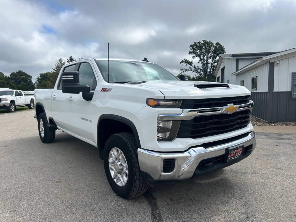 2024 Chevrolet Silverado 1500 Image 3
