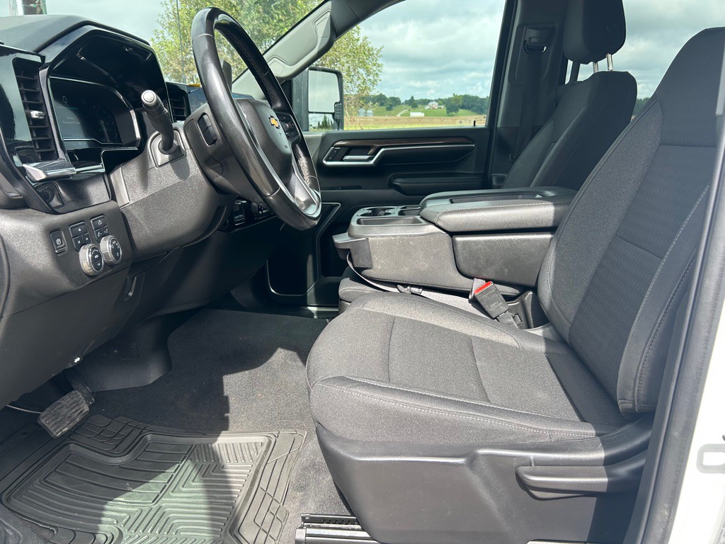2024 Chevrolet Silverado 1500 Image 9
