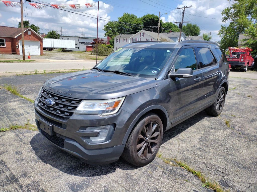 2017 Ford Explorer Image 2