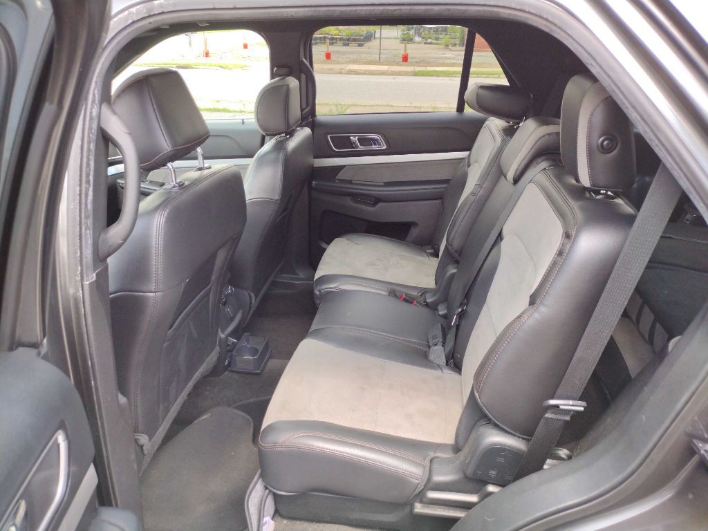 2017 Ford Explorer Image 6