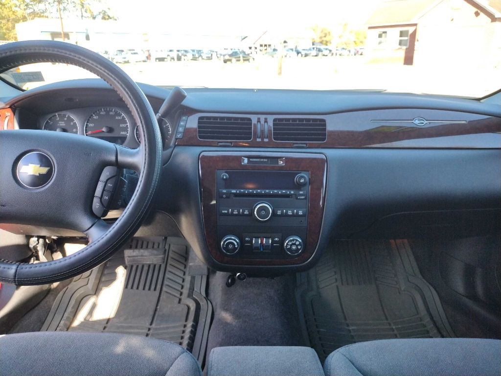 2010 Chevrolet Impala Image 7