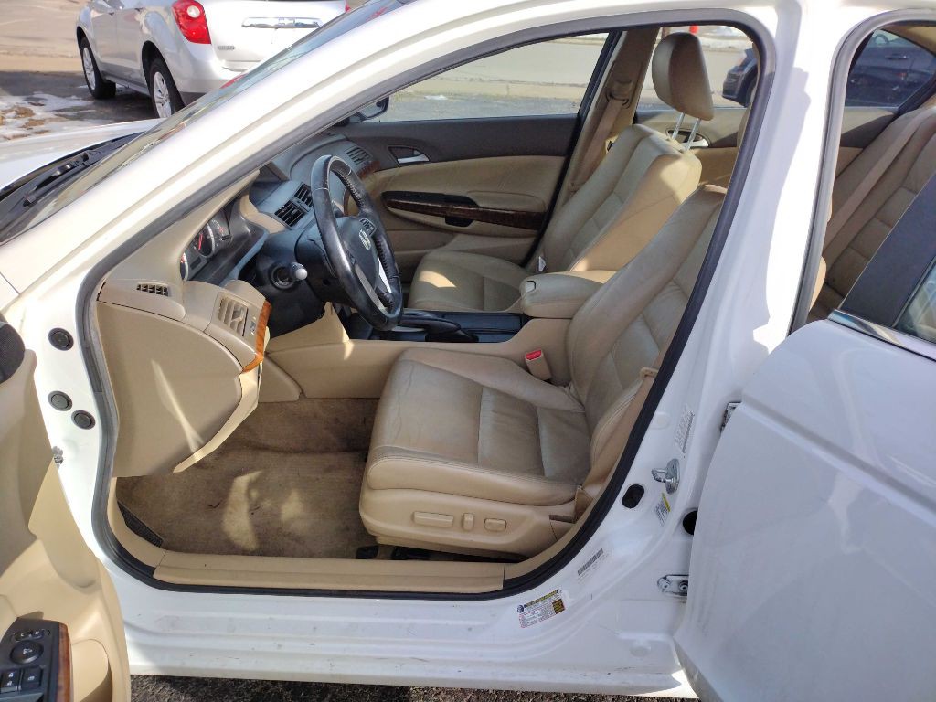 2010 Honda Accord Image 5