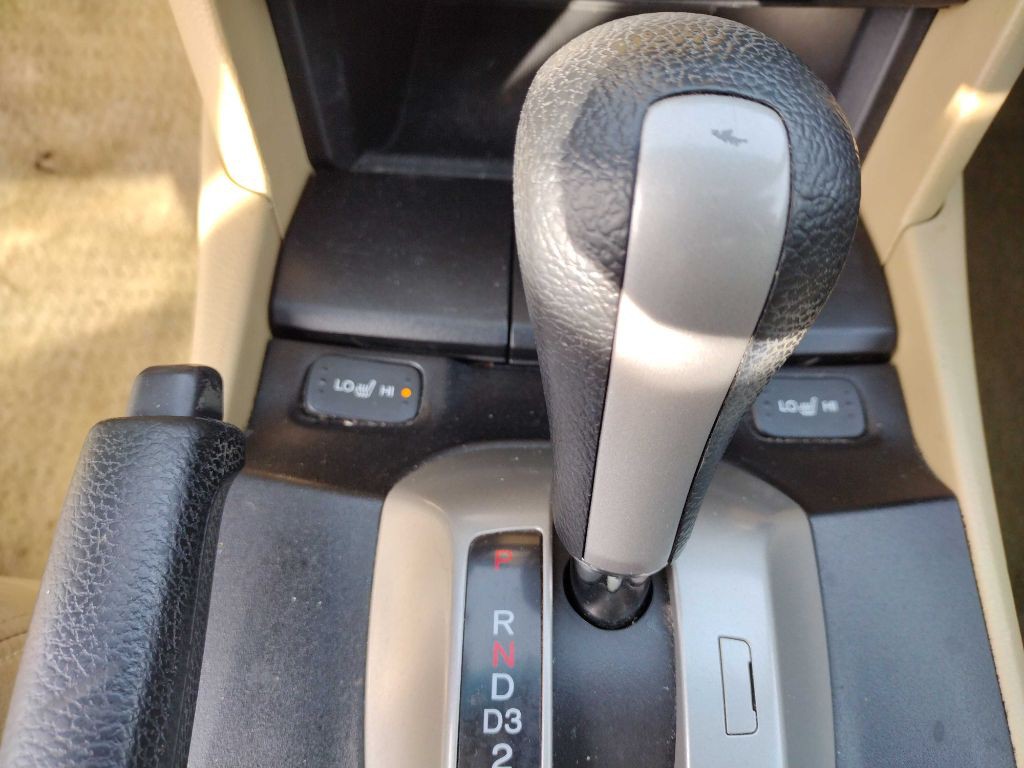 2010 Honda Accord Image 9