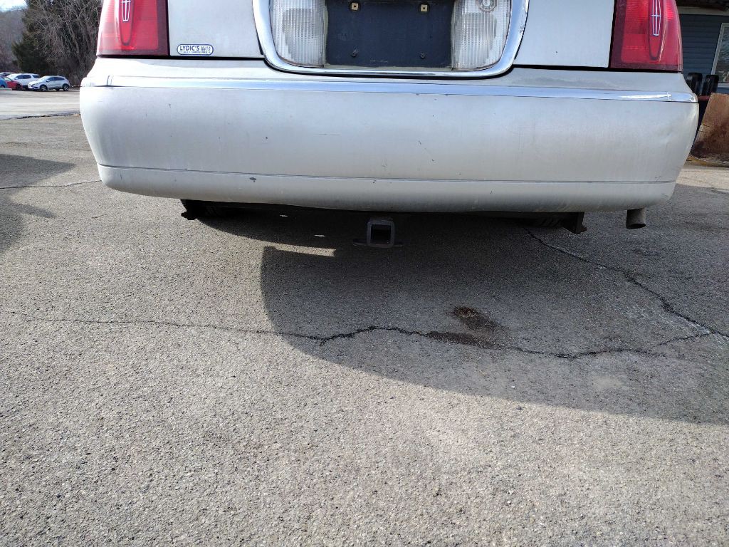 2002 Lincoln Town Car Image 5