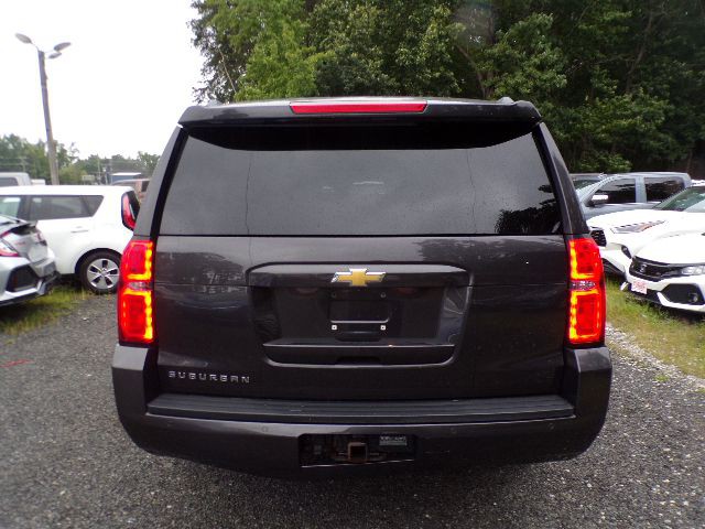 2015 Chevrolet Suburban Image 5
