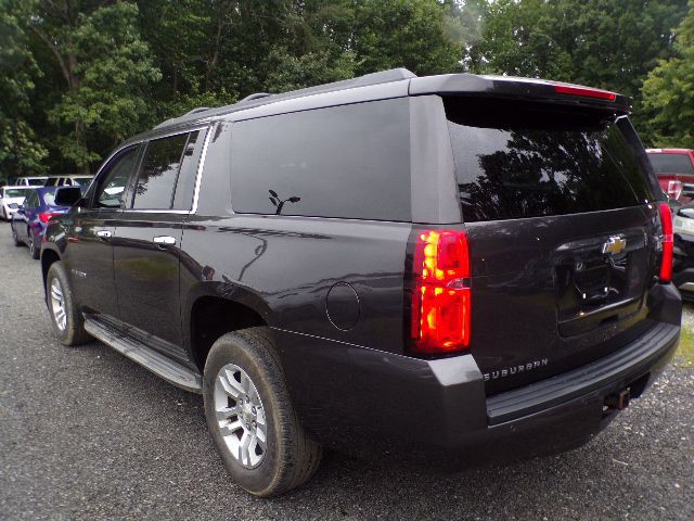 2015 Chevrolet Suburban Image 6