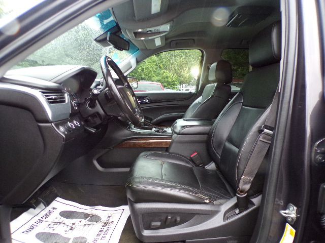 2015 Chevrolet Suburban Image 8
