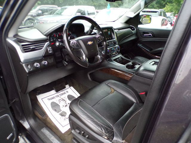 2015 Chevrolet Suburban Image 9
