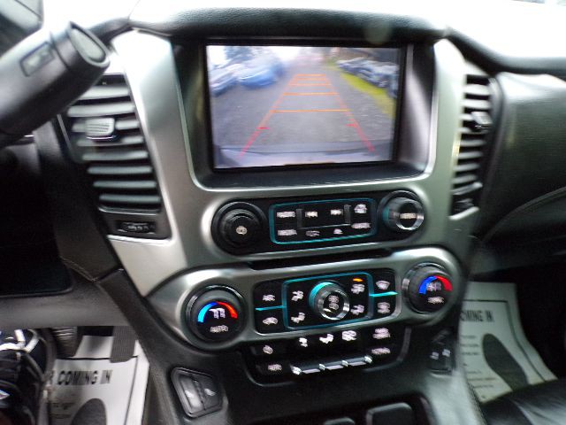 2015 Chevrolet Suburban Image 16