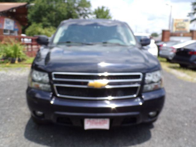 2014 Chevrolet Tahoe Image 2