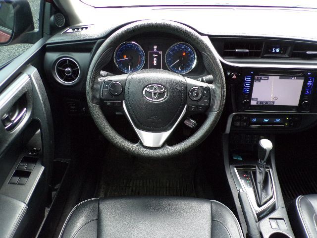 2017 Toyota Corolla Image 11