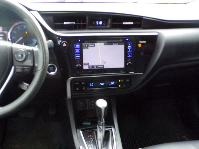 2017 Toyota Corolla Image 12