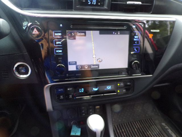 2017 Toyota Corolla Image 18