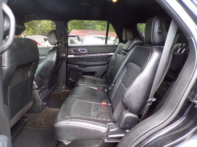 2016 Ford Explorer Image 12