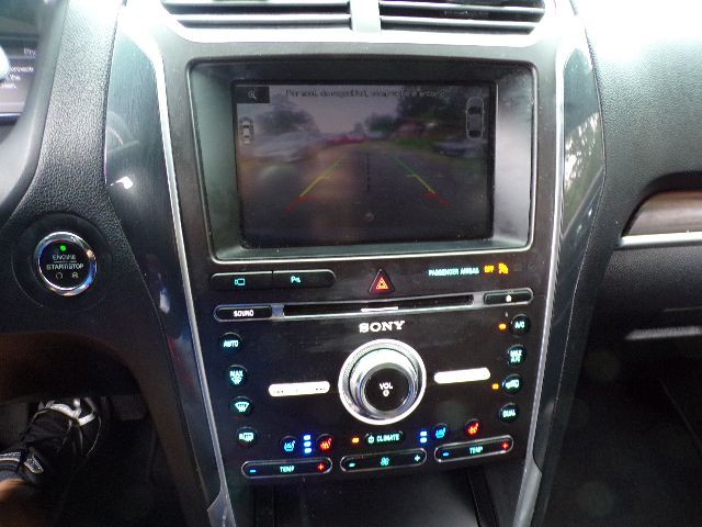 2016 Ford Explorer Image 16