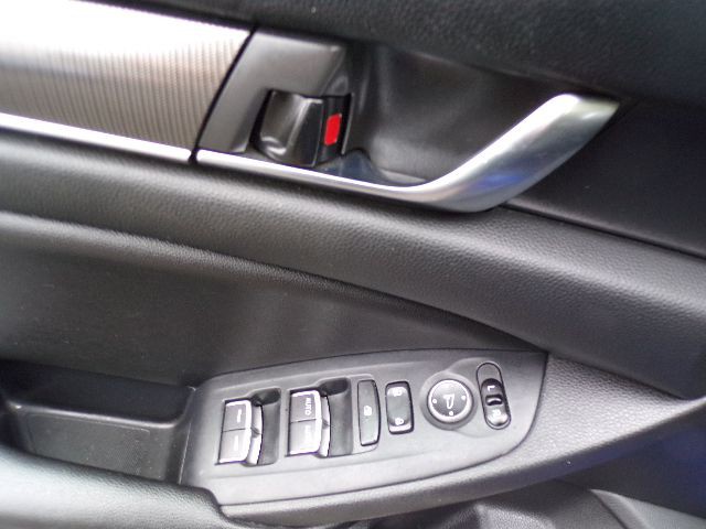 2019 Honda Accord Image 9
