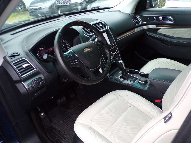 2016 Ford Explorer Image 8