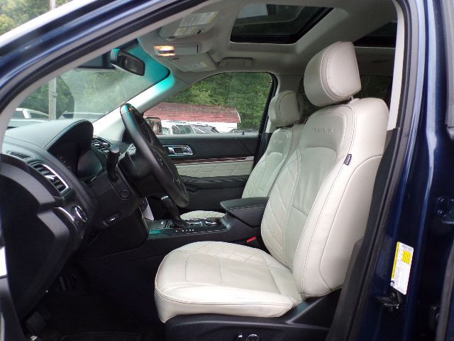2016 Ford Explorer Image 11