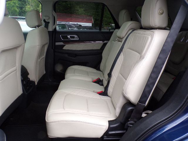 2016 Ford Explorer Image 12