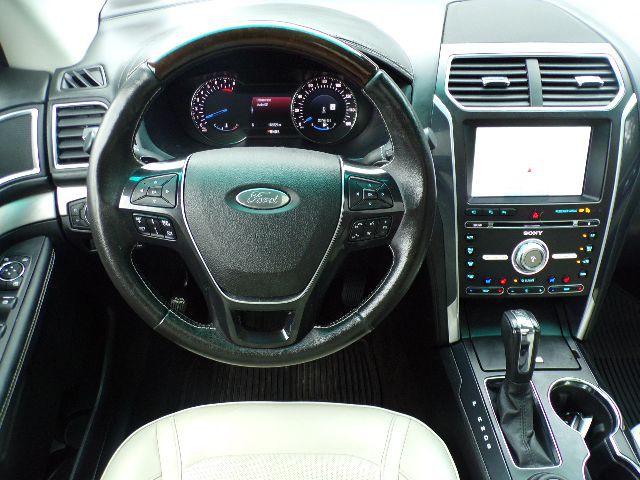 2016 Ford Explorer Image 15