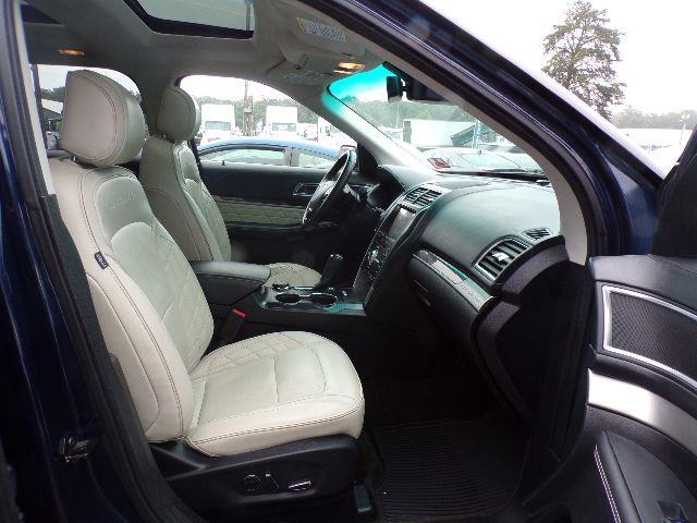 2016 Ford Explorer Image 17