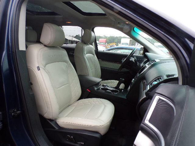 2016 Ford Explorer Image 18