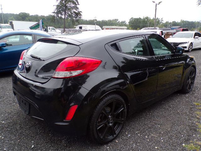 2013 Hyundai Veloster Image 4