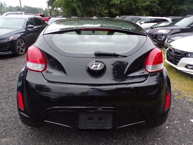 2013 Hyundai Veloster Image 5