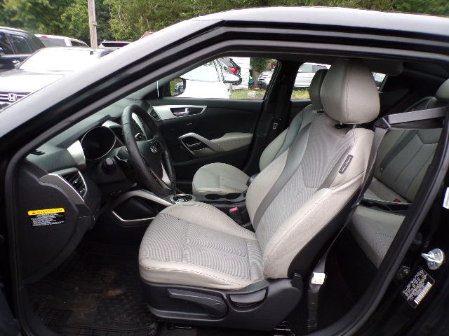 2013 Hyundai Veloster Image 9