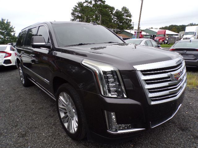 2016 Cadillac Escalade Image 3