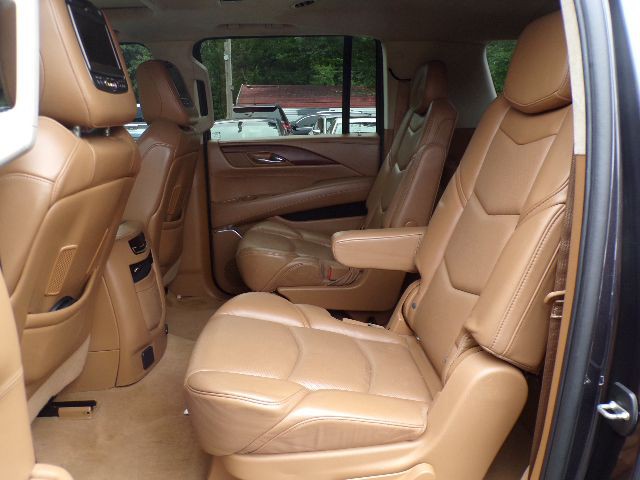 2016 Cadillac Escalade Image 12
