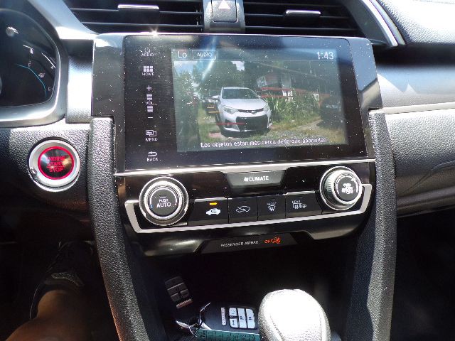 2016 Honda Civic Image 16