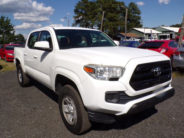 2017 Toyota Tacoma Image 3